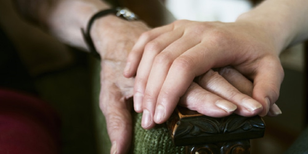 n WOMEN HOLDING HANDS 628x314