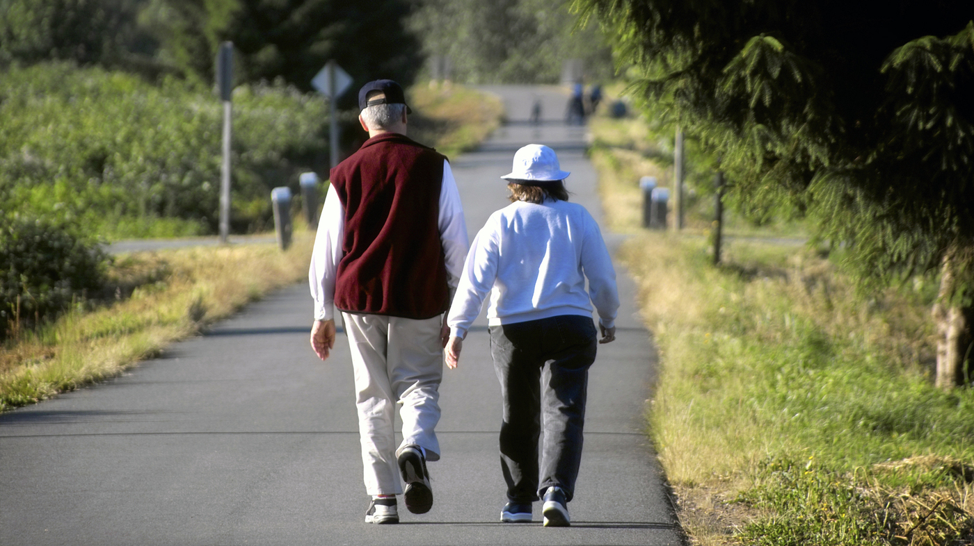 walking elderly wide ee419df4ccf63bd563171e5292f3f94a47075055